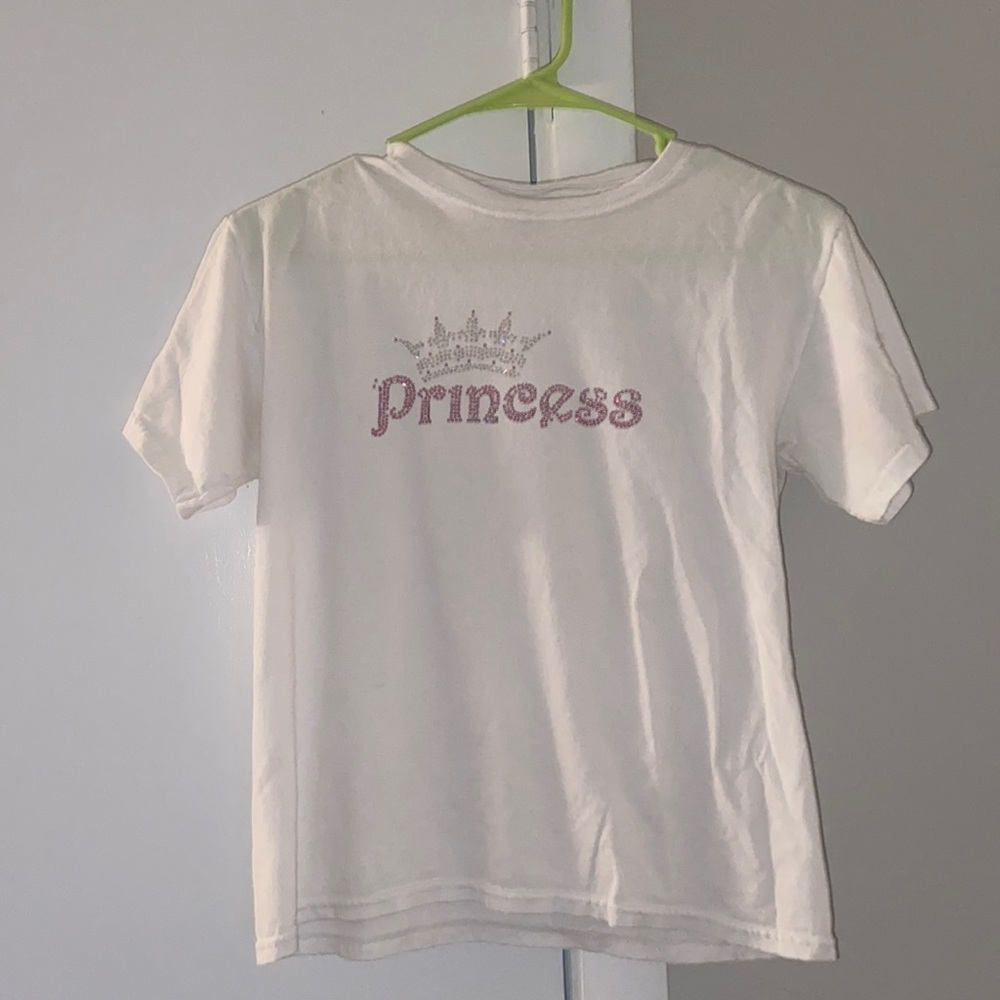 White t shirt princess